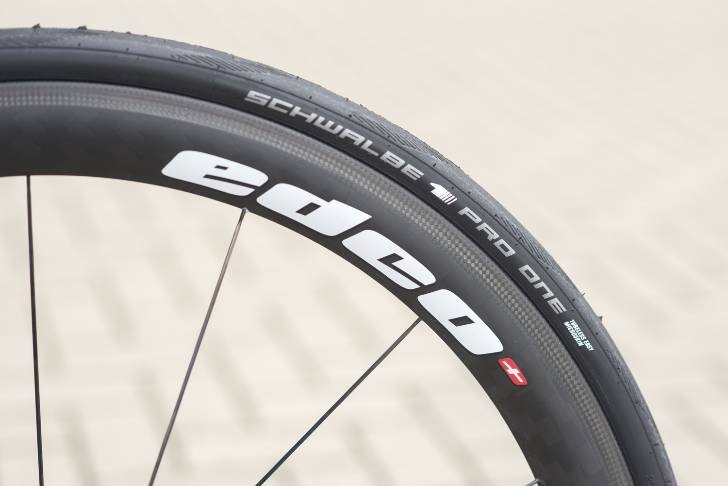schwalbe pro one tubeless tyres