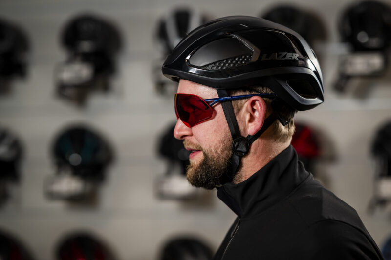 Een veilige - Helmen met MIPS, KinetiCore WaveCel, SPIN