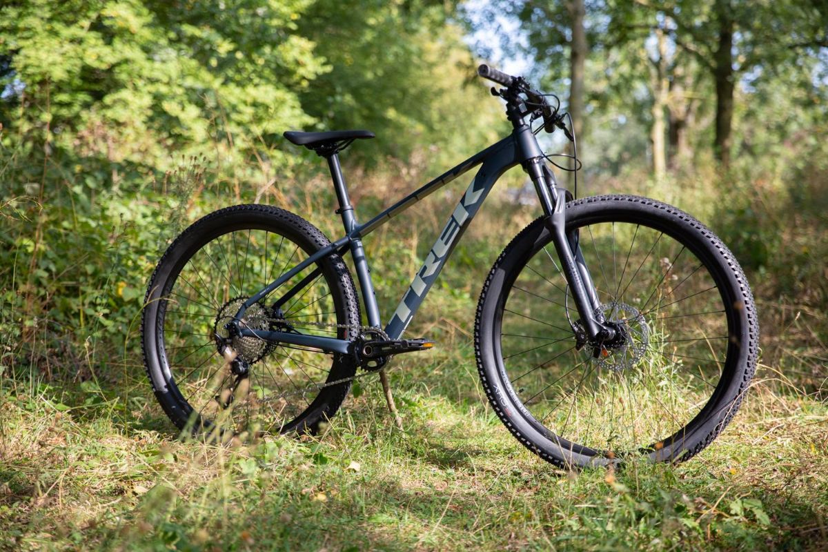 A bike with a disc brake rotor not only brakes better, it also looks super sleek!