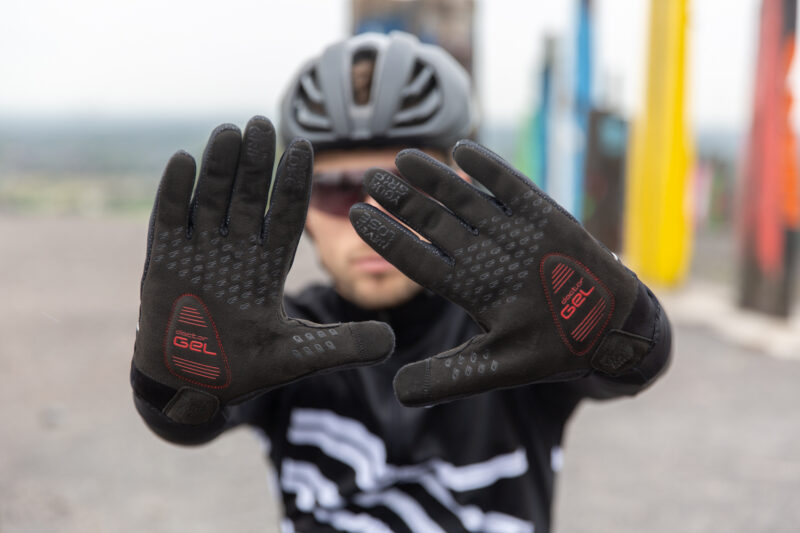 Met de Hurricane fietshandschoenen blijven je handen lekker warm tijdens je fietstochten in het najaar.