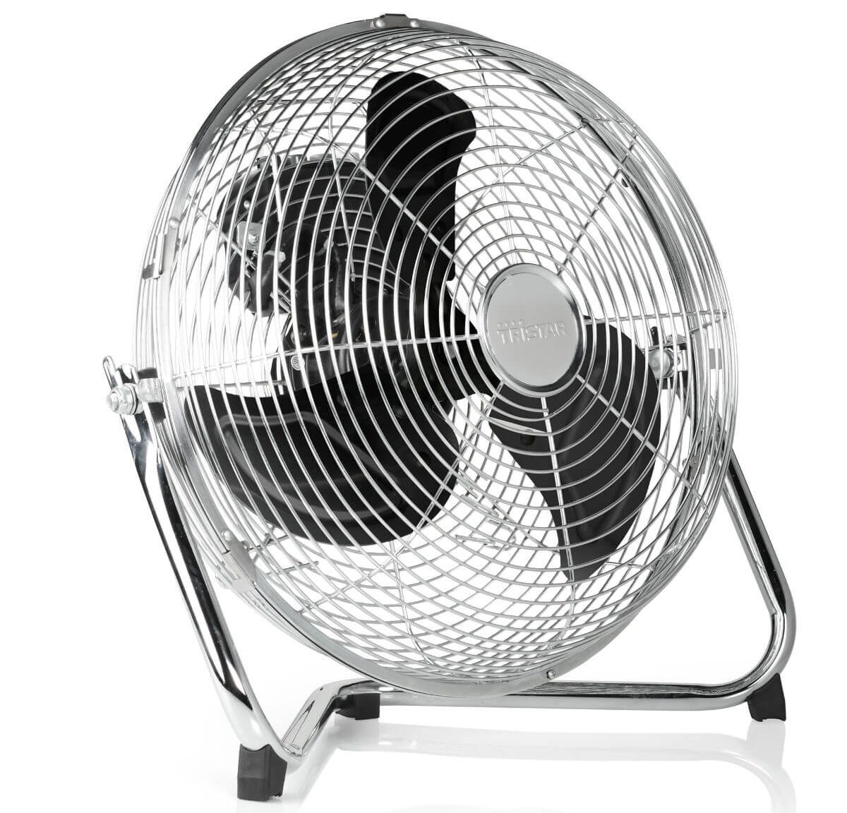 Ein einfacher, günstiger Ventilator reicht aus, um für Abkühlung zu sorgen.
